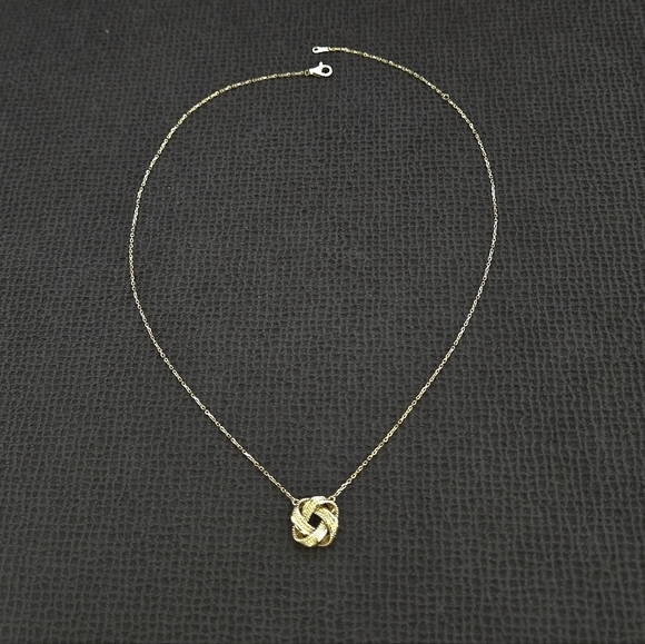 Rachel Zoe Gold💛 Stationary Love♥️ Knot🪢 Pendant Necklace - NWT - Picture 2 of 15